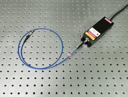 660nm保偏单模光纤耦合激光器(图1)